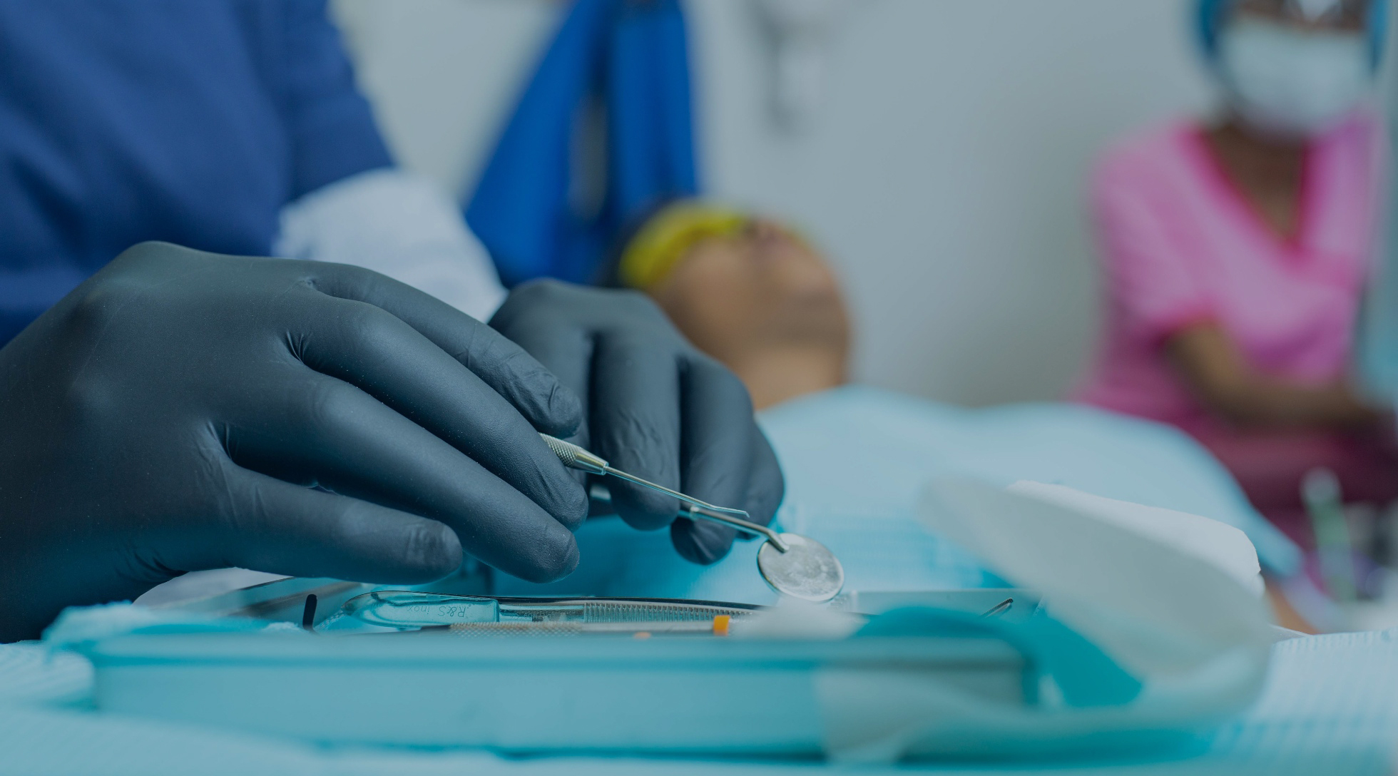 dentist_holding_tools.jpg
